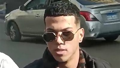 الابتسامة تعلو وجهه.. لحظة وصول إمام عاشور للمحكمة لمعارضته على حكم حبسه 6 أشهر