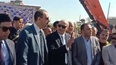 محافظ سوهاج يتفقد مخرات السيول واصطفاف معدات الوحدات المحلية للتعامل مع الأمطار| بث مباشر 