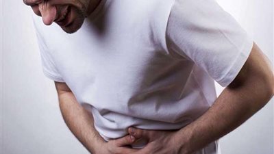 طبيبة تكشف: 3 أسباب خفية وراء القولون العصبي 