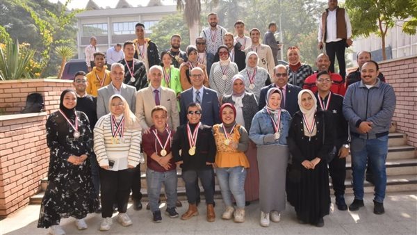 جانب من تكريم الطلاب