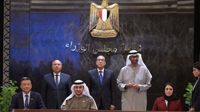 رئيس الوزراء يشهد توقيع مذكرة تفاهم لإنشاء مصنعين لإنتاج خلايا الطاقة الشمسية بقدرة 2 جيجاوات 