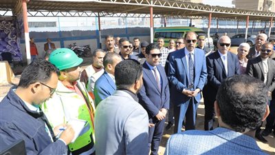 استعدادا للشتاء.. محافظ سوهاج يتفقد مخرات السيول بأخميم ويتابع اصطفاف معدات الوحدات المحلية