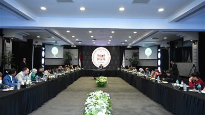 وزير التجارة: توجه حكومي لعمل الجمارك طوال أيام الأسبوع مثل المطارات