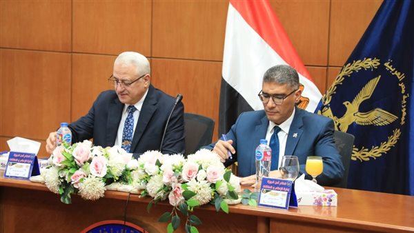 محافظ الجيزة ومساعد