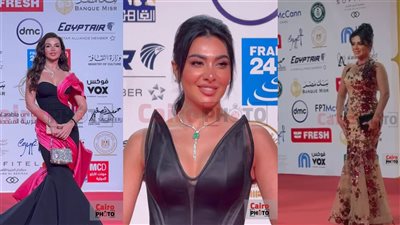 جوهرة بالفوشيا ورانيا يوسف ولقاء الخميسي بأول لقاء بعد صورة عبد المنصف.. لقطات من ختام مهرجان القاهرة السينمائي