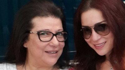 وفاة والدة الفنانة مي عز الدين بعد صراع مع المرض | بث مباشر
