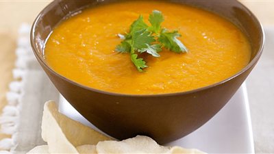 طريقة عمل شوربة العدس مثل المطاعم.. وصفة سحرية بطعم لا يقاوم