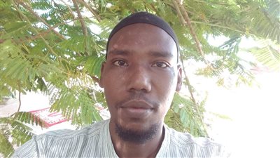 مصرع نجل الفنان التشكيلي السوداني علاء الدين الجزولي إثر سقوطه من الطابق الثاني بالمعادي