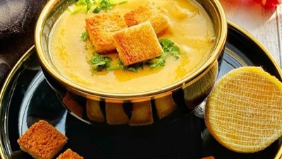 طريقة عمل العدس الأصفر بالأرز.. وصفة صحية بدون زيت أو سمن