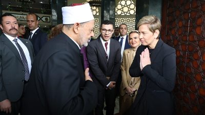 شيخ الأزهر: أقدر موقف الرئيس الكولومبي لإعلانه الالتزام بتنفيذ مذكرة الاعتقال ضد مجرمي حرب الكيان المحتل