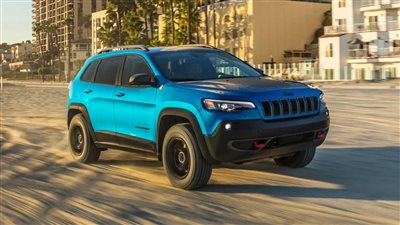 جيب شيروكي تعود بقوة هجينة العام المقبل