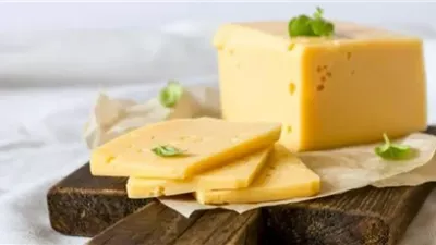 شعبة المواد الغذائية: انخفاض ملحوظ في أسعار الجبن الرومي والبيضاء بالأسواق