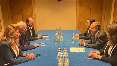 لبحث تطورات الأوضاع.. وزير الخارجية والهجرة يلتقي مع نظيره اللبناني