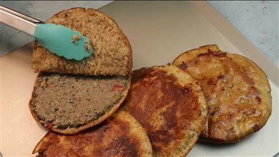 طريقة عمل الحواوشي بالعيش البلدي.. اعرفي وصفات وبهارات الحاتي