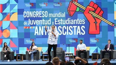 الرئيس الفنزويلي يختتم فعاليات المؤتمر العالمي للشباب والطلاب