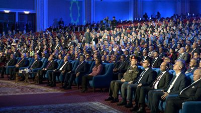 وزير الإسكان: دعم كامل لتوطين مختلف الصناعات المتعلقة بقطاع مرافق مياه الشرب والتشييد