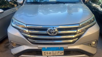 سعر تويوتا راش سباعية المقاعد في سوق السيارات المستعملة