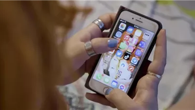 تحرش بها عبر واتس آب.. لبنانية تقاضي مدير مدرسة شهيرة بأكتوبر