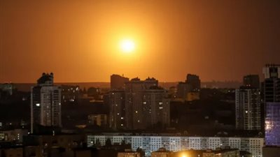 رئيس بلدية كييف: المدينة تتعرض لهجمات مسيّرات روسية