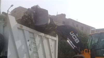 تحسبا لسقوط أمطار.. حملات مكثفة للنظافة وصيانة دورية لأعمدة الإنارة في 6 مراكز بالمنيا