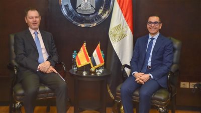 وزير الاستثمار يبحث مع السفير الإسباني بالقاهرة سبل تعزيز العلاقات الاقتصادية بين البلدين