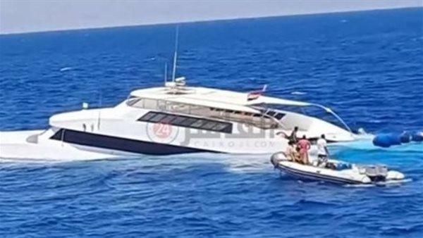 إنقاذ لانش سياحي