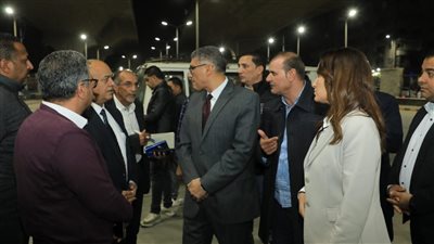 محافظ الجيزة يجازي عددًا من نواب رؤساء الأحياء ومشرفي النظافة| صور