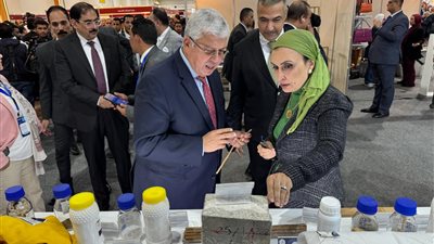 وزير التعليم العالي: مشروع تصنيع السيارات الكهربائية المصرية يعزز ربط البحث العلمي بالصناعة