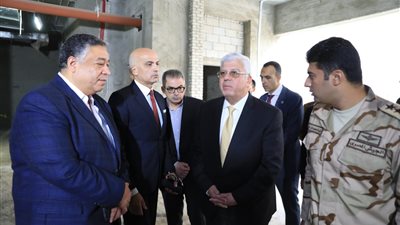 بتكلفة 10 مليارات جنيه.. وزير التعليم العالي يتفقد منشآت وتجهيزات المدينة الطبية بجامعة عين شمس