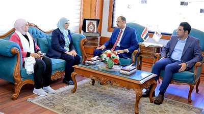 محافظ سوهاج يناقش المشكلات التي تواجه المصانع مع رئيس الهيئة العامة للتنمية الصناعية