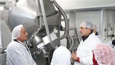 وزير قطاع الأعمال يتفقد شركة سيد للأدوية.. ويوجه بالالتزام بمعايير التصنيع الجيد وتحسين جودة المنتجات
