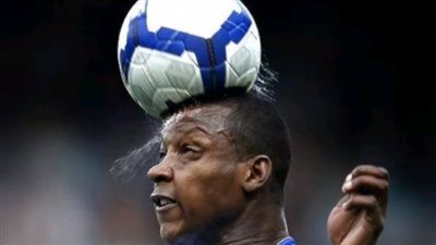 بعد خطر الضربات الرأسية في كرة القدم.. ما هو اعتلال الدماغ الرضحي المزمن؟