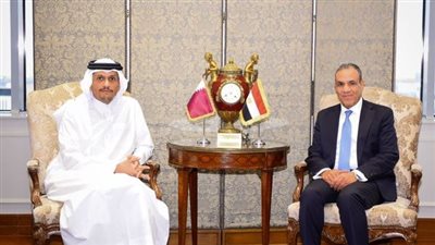 وزير الخارجية والهجرة يستقبل رئيس الوزراء القطري 