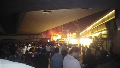 تفاصيل حريق مخزن زيوت في قليوب وانتداب المعمل الجنائي | صور