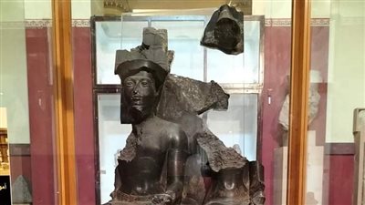 المتحف المصري بالتحرير يروج بطرق مبتكرة لمشاهدة القطع الأثرية بمسح الكود | صور