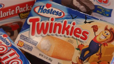 شركات المعلبات الأمريكية تعتزم مراجعة مكونات الإنتاج مع توجه إدارة ترامب لتقليل السكر