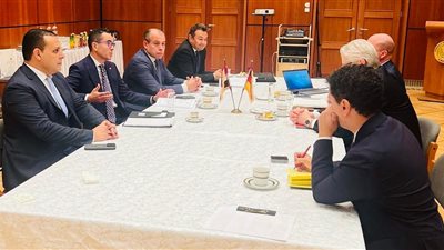 تخطط لضخ مليار يورو بصناعة الحديد.. وزير الاستثمار يلتقي مسئولي SMS group الألمانية 