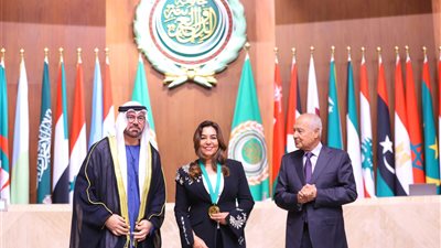 وزيرة التنمية المحلية تفوز بجائزة التميز الحكومي العربي كأفضل محافظ