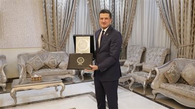  مدير الأزهر للفتوى عن فوز لم الشمل بالتميز الحكومي: لم يكن ليتحقق دون دعم الإمام الطيب