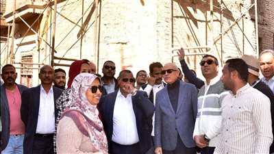 محافظ الأقصر يتفقد أعمال تطوير المنطقة المحيطة بمعبد إسنا