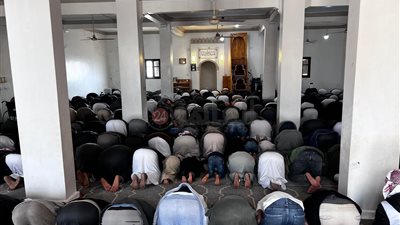 أهالي قرى الشيخ زويد ورفح يؤدون صلاة الاستسقاء بعد تأخر نزول الأمطار