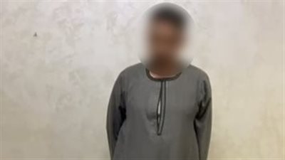  بحوزته شهادات دراسية وأختام مقلدة.. القبض على عنصر إجرامي لاتهامه بتزوير محررات رسمية في سوهاج 