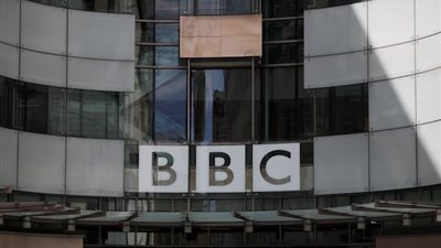 تقلص عدد المشاهدين.. بريطانيا تخطط لمراجعة التمويل طويل الأجل لـ BBC