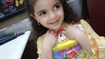 أهالي ميت كنانة بالقليوبية ينتظرون ظهور جثة الطفلة سجدة عقب غرقها في الرشاح| صور