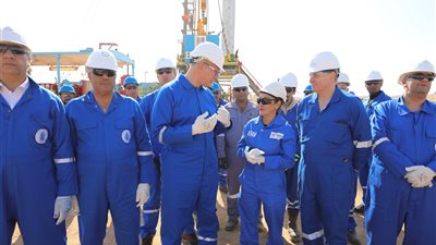 العامة للبترول تنجح في حفر بئرين بحريين لإنتاج 1000 برميل يوميًا.. ومخطط لحفر آخرين