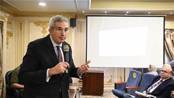  الدكتور مصطفى رفعت