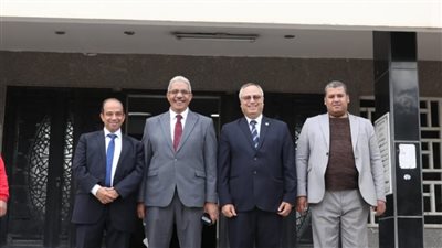 نائب رئيس جامعة الأزهر يتفقد لجان امتحانات الدراسات العليا بقطاع كليات الطب