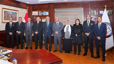 النائب العام يستعرض كشوف إنجاز القضايا بنيابتي شؤون الأسرة 