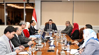 وزير الإسكان يوجه بوضع إطار زمني محدد لإنهاء ملف تحديث الأحوزة العمرانية للقرى
