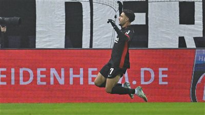 مرموش يقود فرانكفورت للفوز على هايدنهايم برباعية في الدوري الألماني